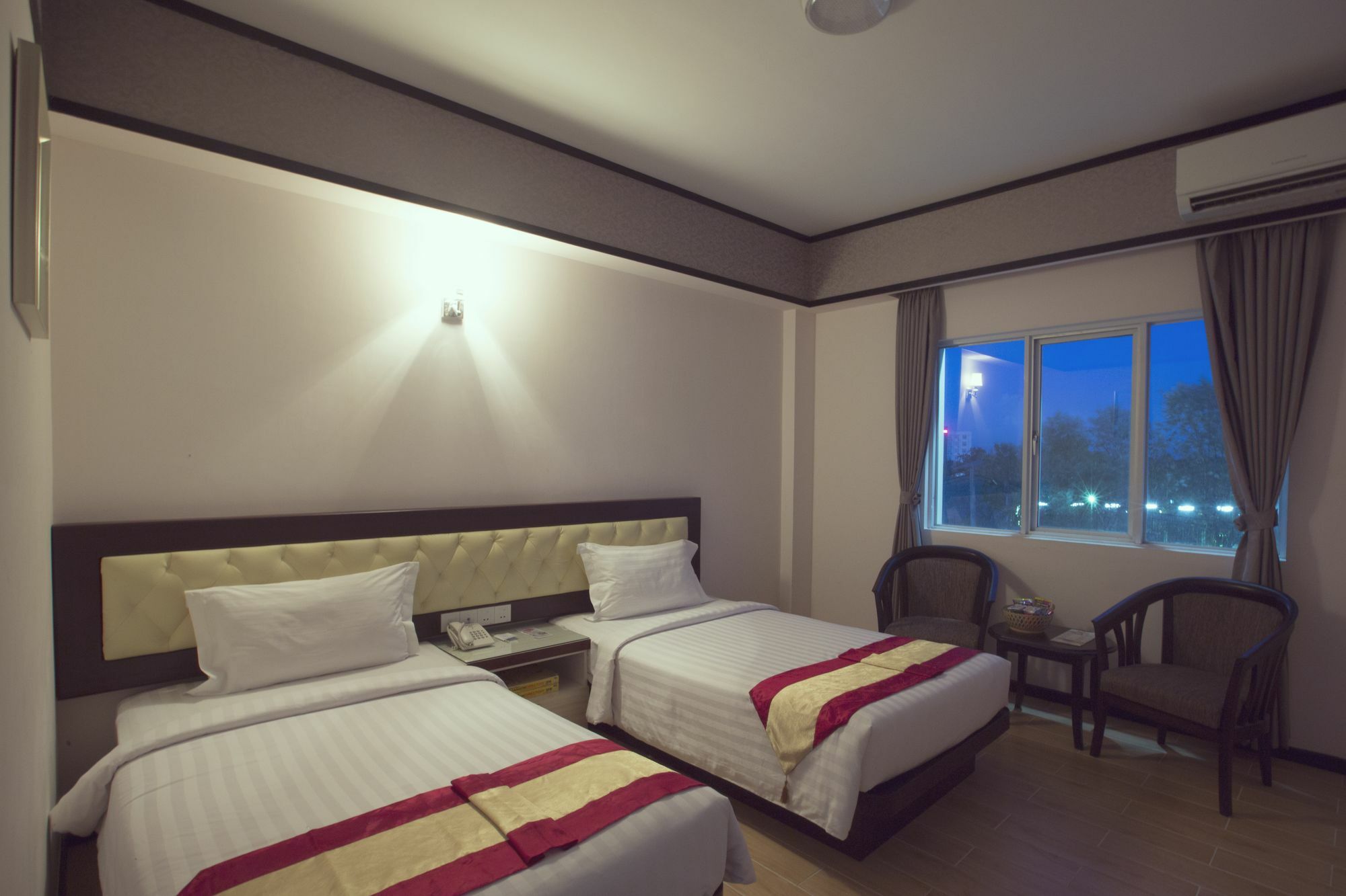 Platinum River View Hotel Yangon Exterior photo