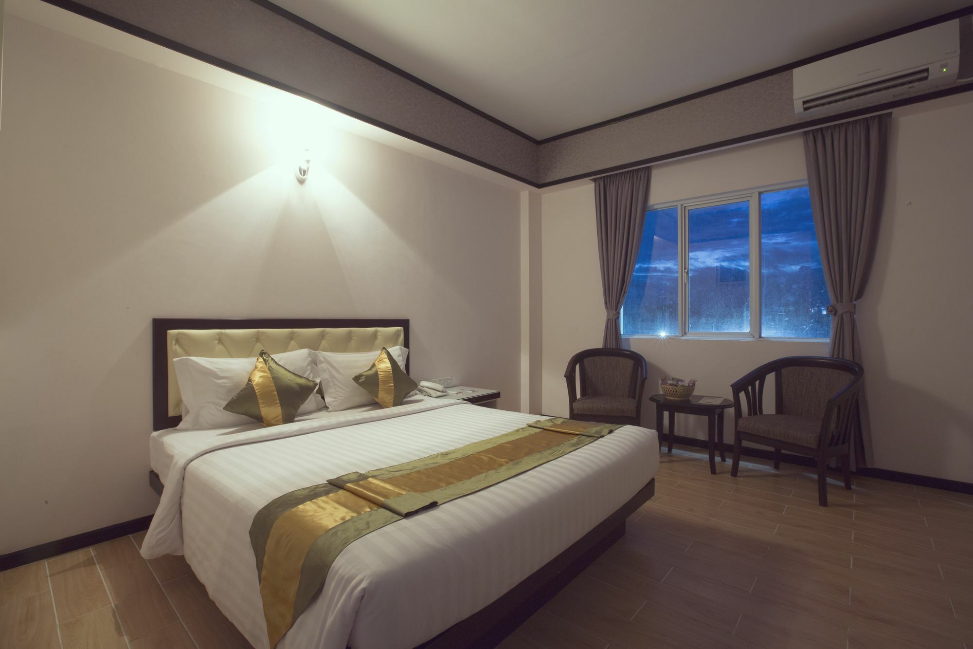 Platinum River View Hotel Yangon Exterior photo